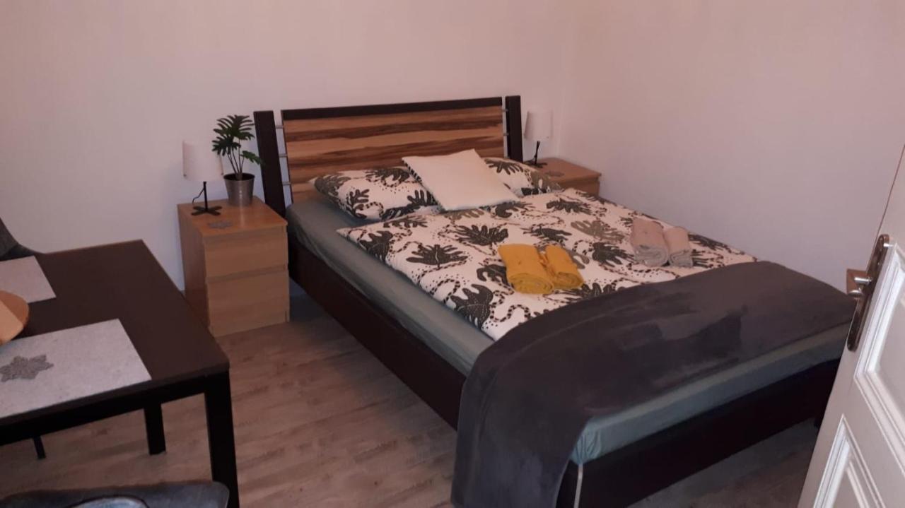 Appartement Garibaldik Apartman à Budapest Extérieur photo